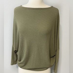 Jolie Women’s Batwing Blouse Size Small